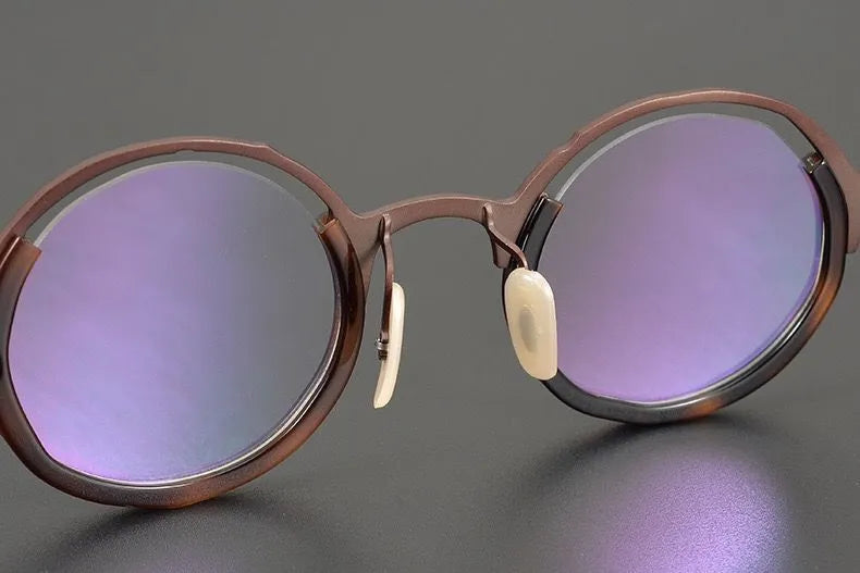 Retro Round Titanium Frame Eyeglasses